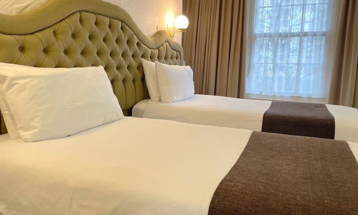 Newcastle-upon-Tyne Apartment | HNFC Stays - Royal En-Suit with wet room