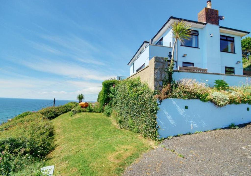 Mortehoe House | Holiday Home The Albatross by Interhome