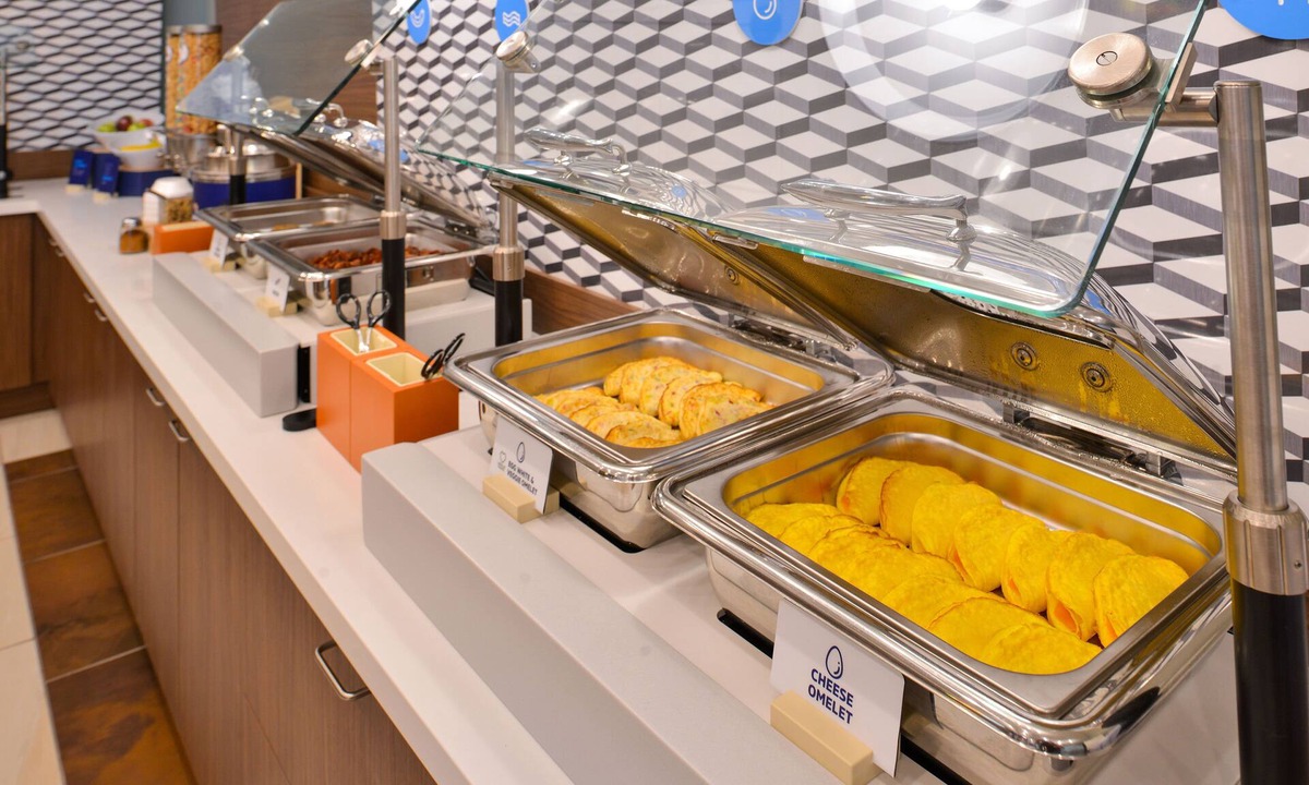 Monroe Hotel | Holiday Inn Express Hotel & Suites Monroe by IHG