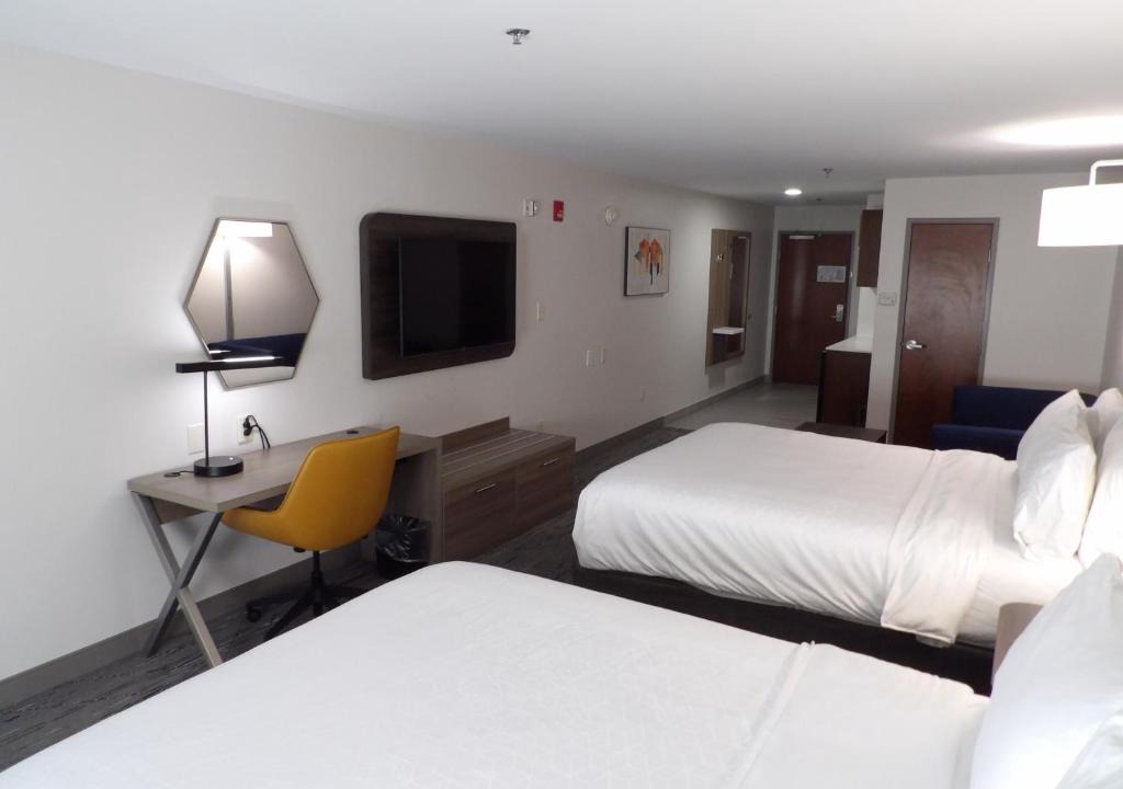 Madison Hotel | Holiday Inn Express & Suites - Huntsville Airport by IHG