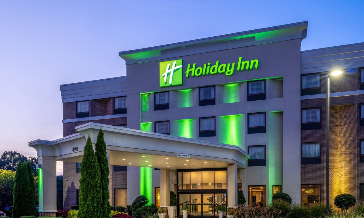 Greensboro Hotel | Holiday Inn Greensboro Coliseum by IHG