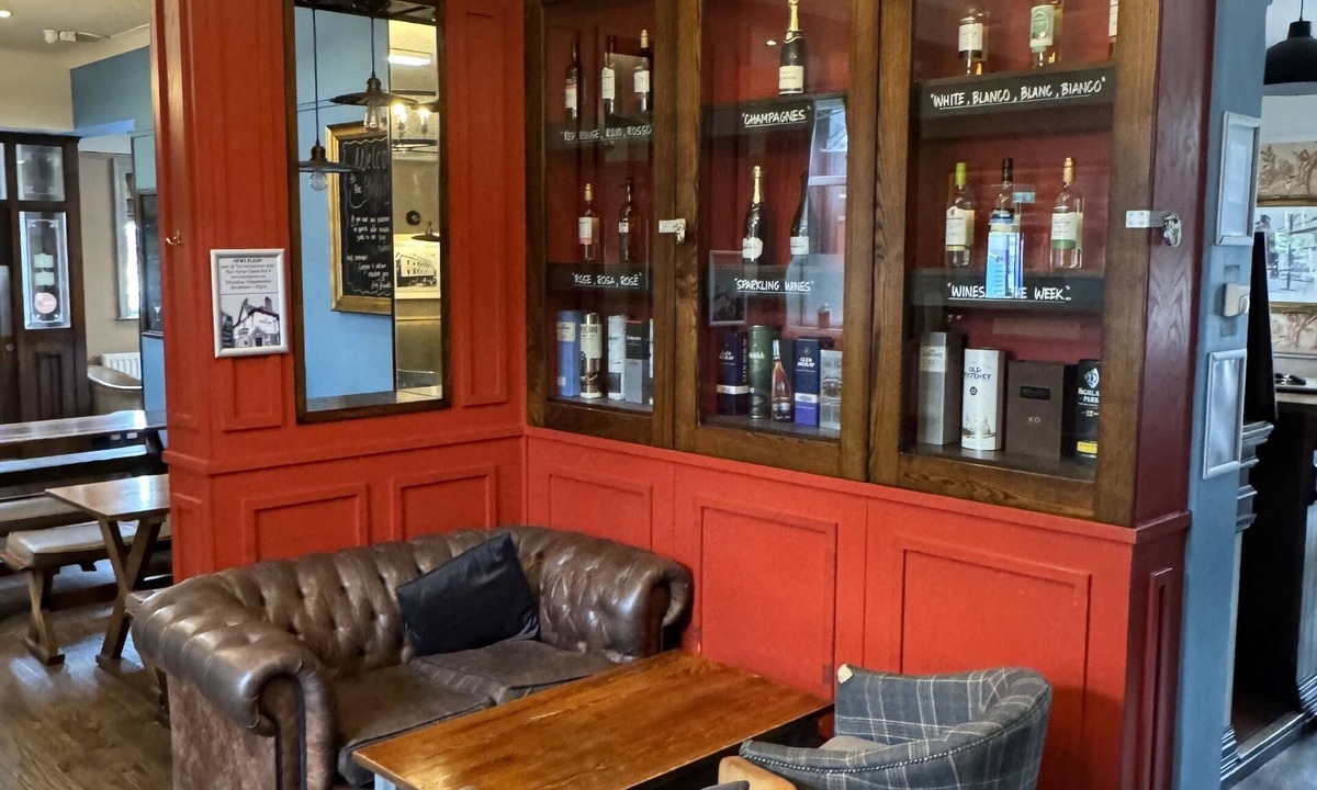 Newcastle-upon-Tyne Hotel | Holystone Bar and Restaurant