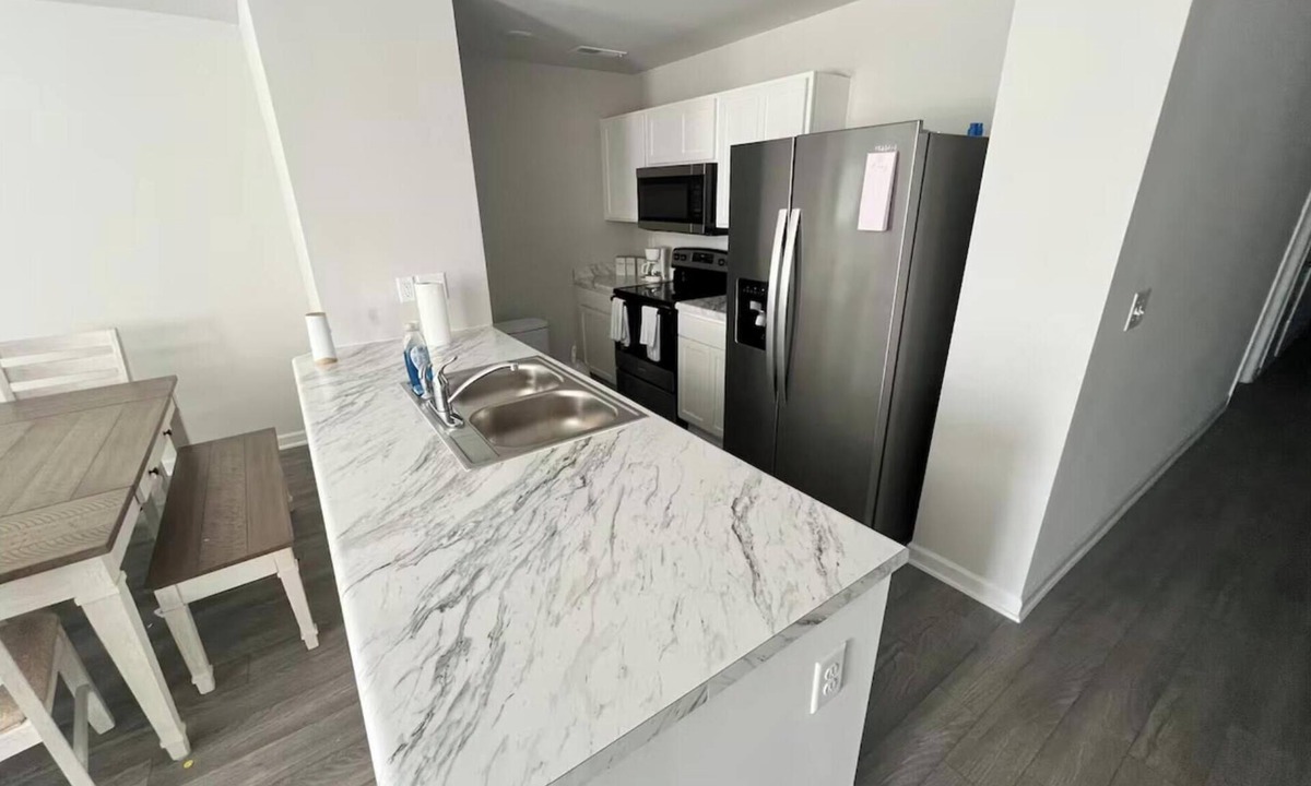 Roxboro Apartment | Home featuring 3 Rooms 1 Bath Sleeps 6 Guest