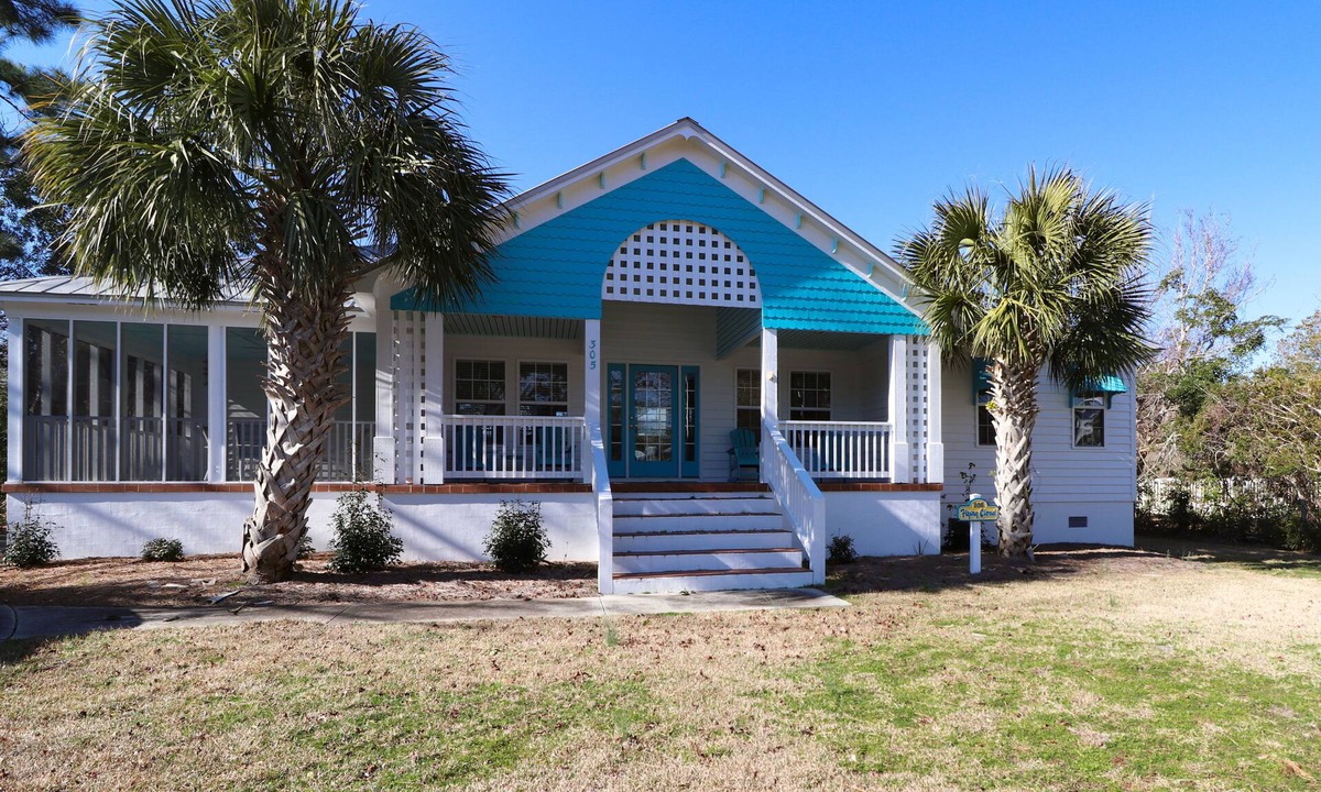 Emerald Isle House | Home with golf cart,community pool,Spinnakers Reach community