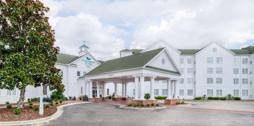 Taylortown Hotel | Homewood Suites by Hilton Olmsted Village