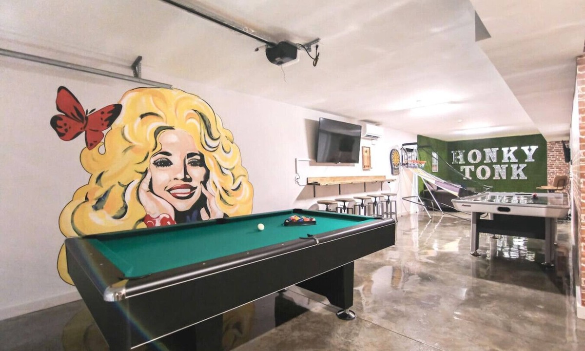East Nashville Villa | Honky Tonk Hideaway with Rooftop Deck & Game Room!