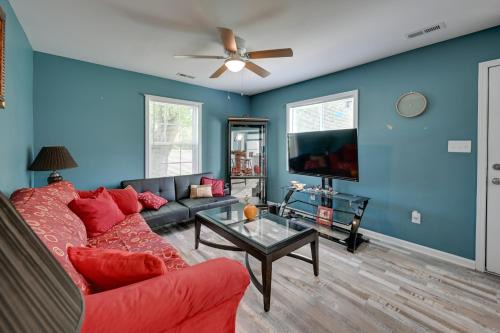 Hopkinsville House | Hopkinsville Home Near Parks & Museums!