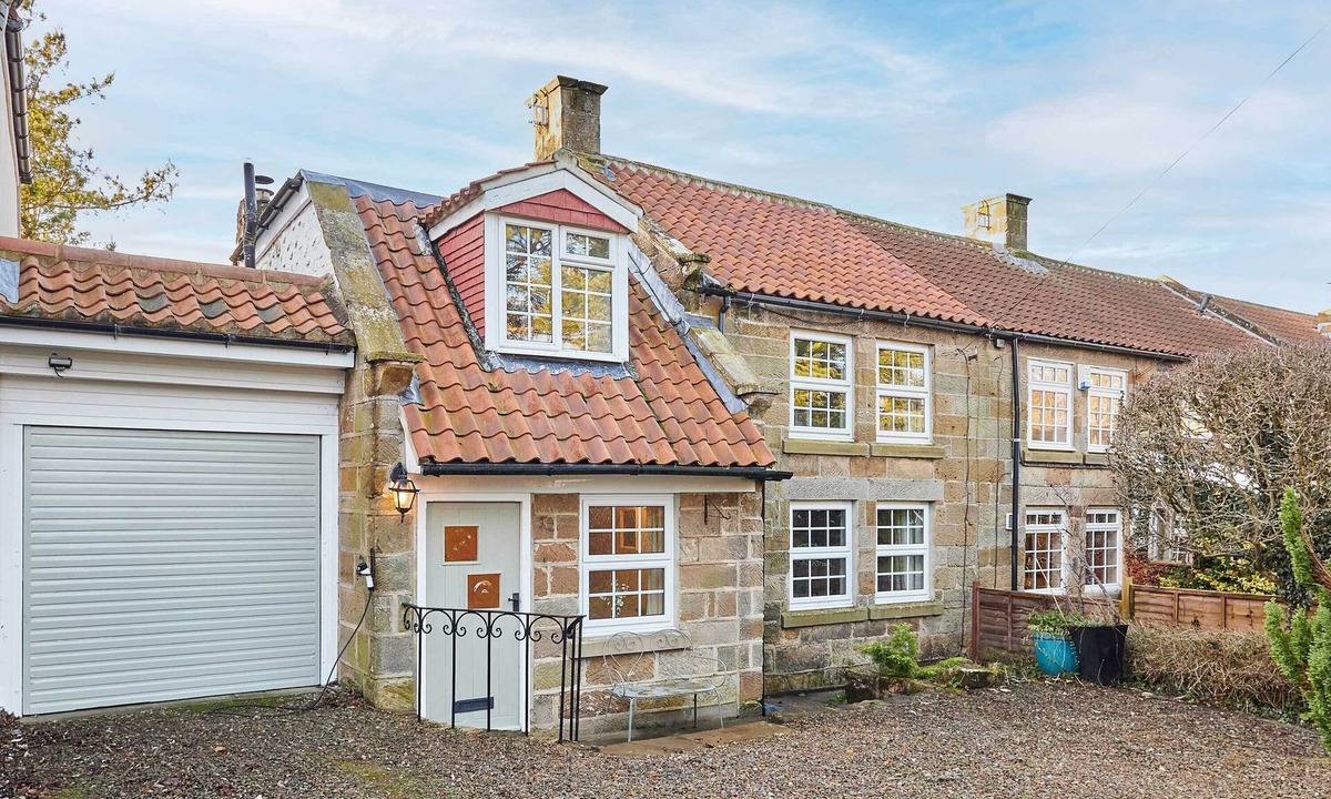 Great Broughton House | Host & Stay | Ailsa Cottage