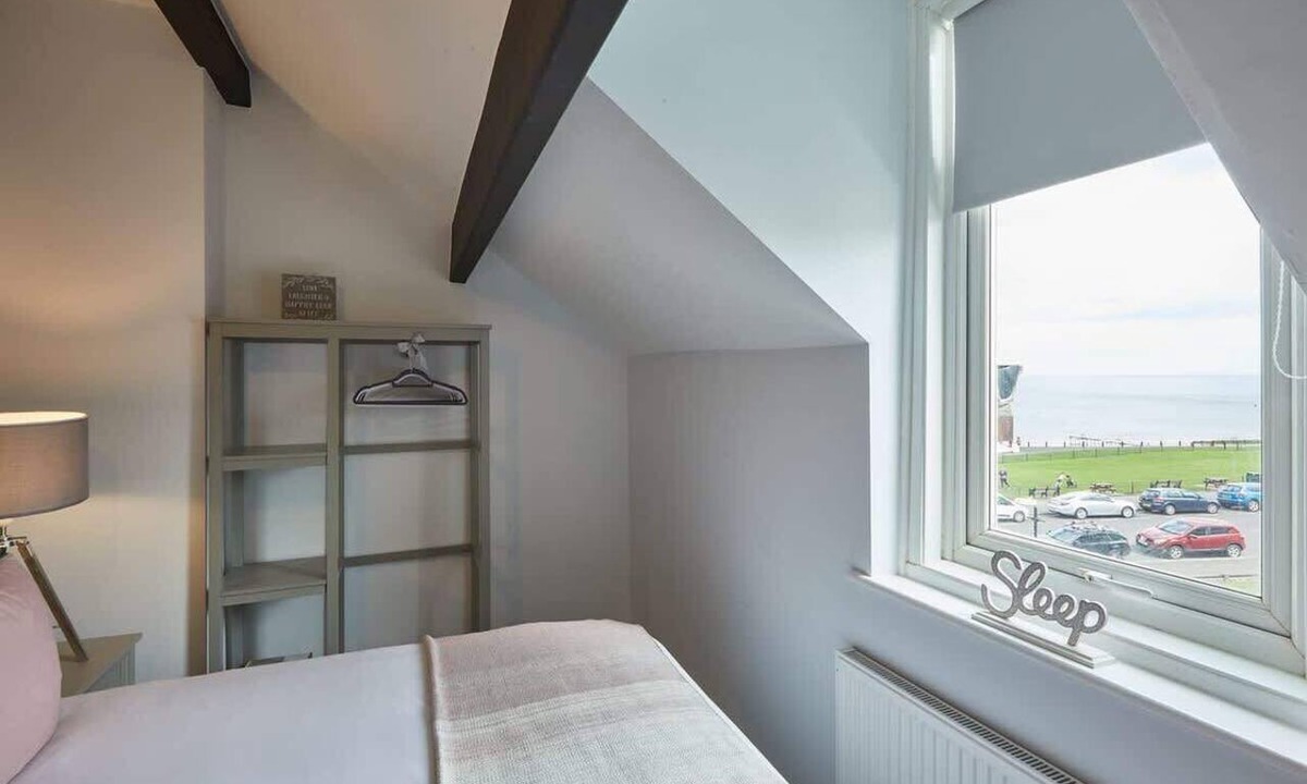 Saltburn-by-the-Sea Apartment | Host & Stay | Emerald Hideaway