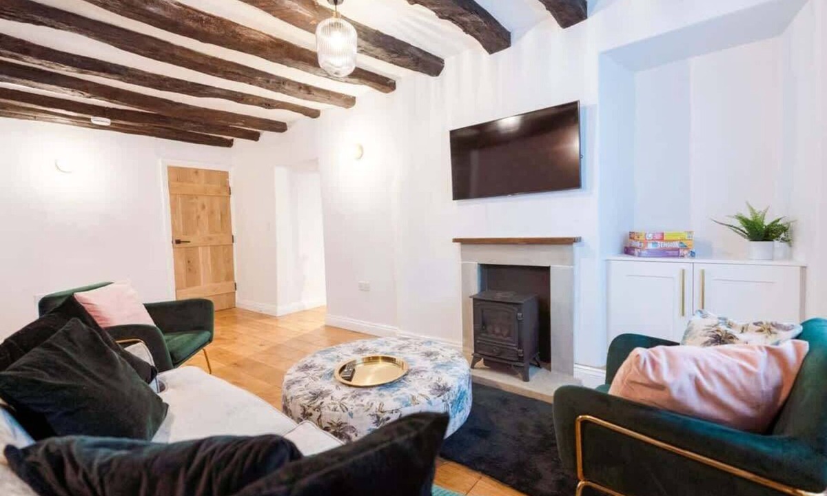 Pickering Apartment | Host & Stay | Iris Cottage