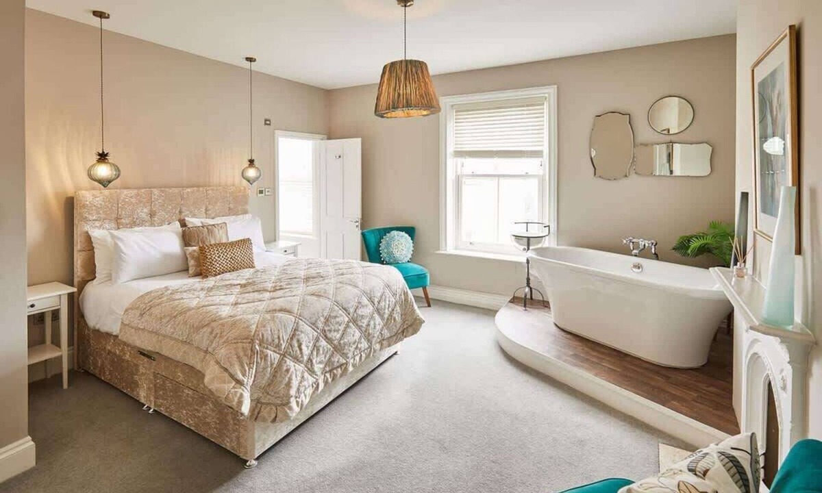 West Cliff House | Host & Stay | One Mulgrave Place