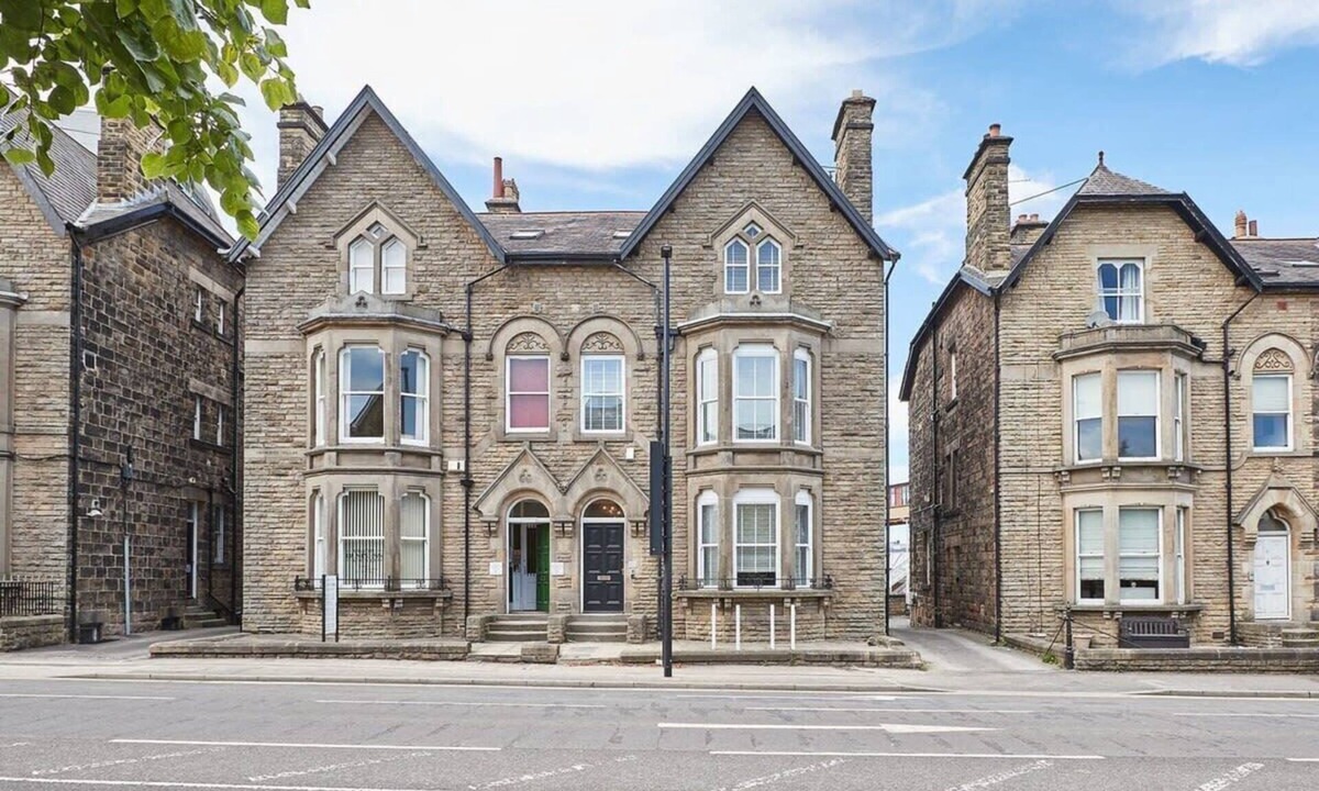 Harrogate City Centre House | Host & Stay | Parkside Villa