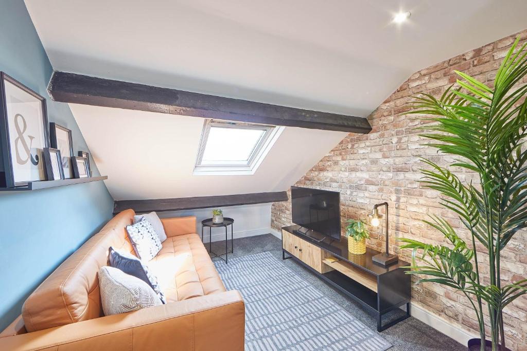 West Cliff Apartment | Host & Stay - The Loft