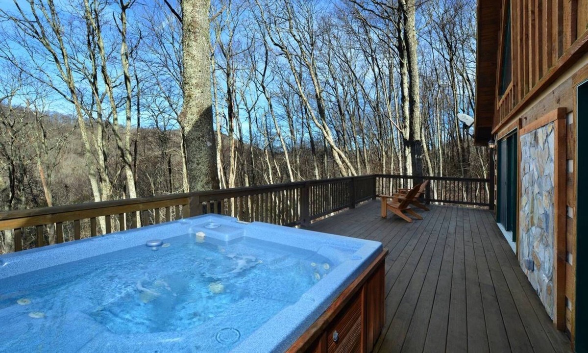 Banner Elk Cabin | ☆ Hot Tub ☆ 3 Kings ☆ Rustic ☆ Luxury ☆ Fireplace