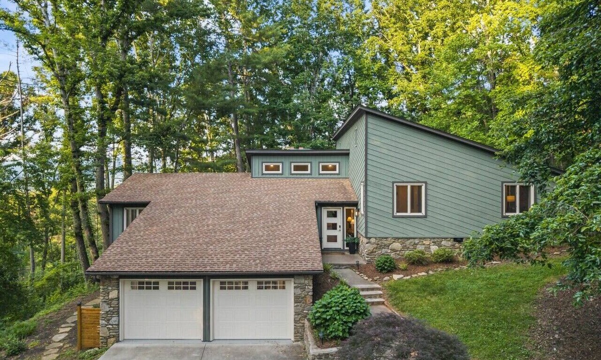 Weaverville House | Hot Tub, Cold Plunge, Sauna, Fire Table & Theater
