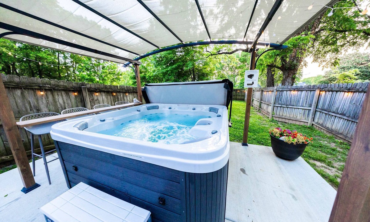 Inglewood House | Hot Tub Oasis|Arcade + Patio|Near Broadway|Parking
