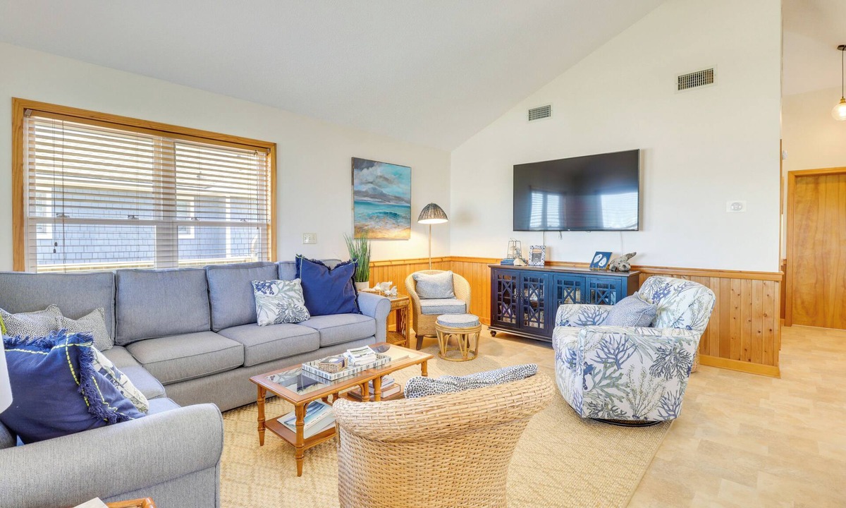 Sea Retreat House | Hot Tub & Ocean Views: Kitty Hawk Haven!