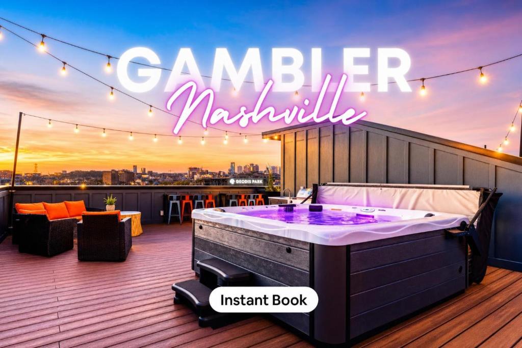 Hurwood Heights House | Hot Tub Poker Pool Table & Rooftop City MLS View