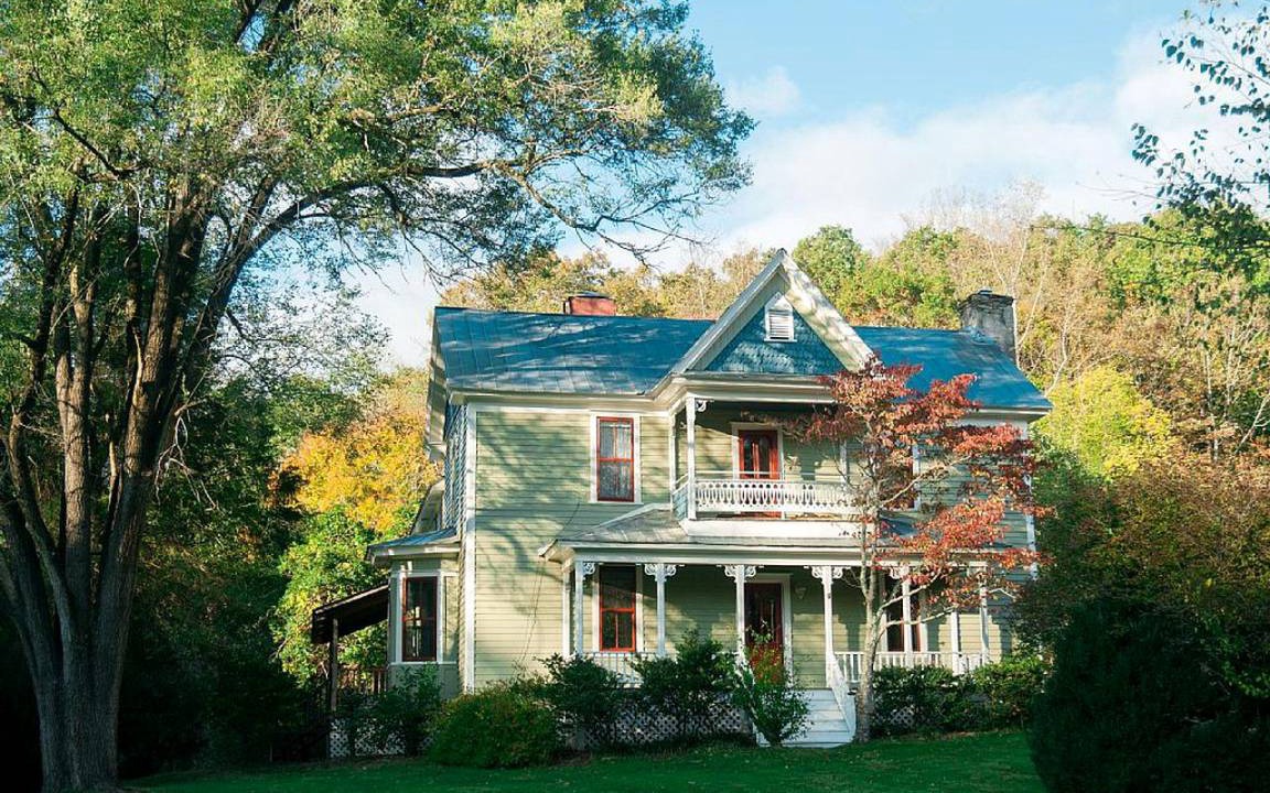 Weaverville House | House ∙ 1 bedroom ∙ 17 guests