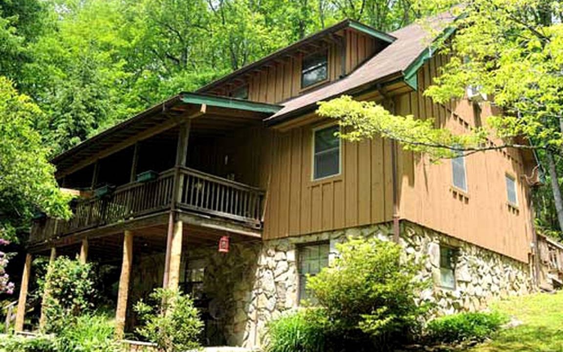 Robbinsville House | House ∙ 3 bedrooms ∙ 10 guests