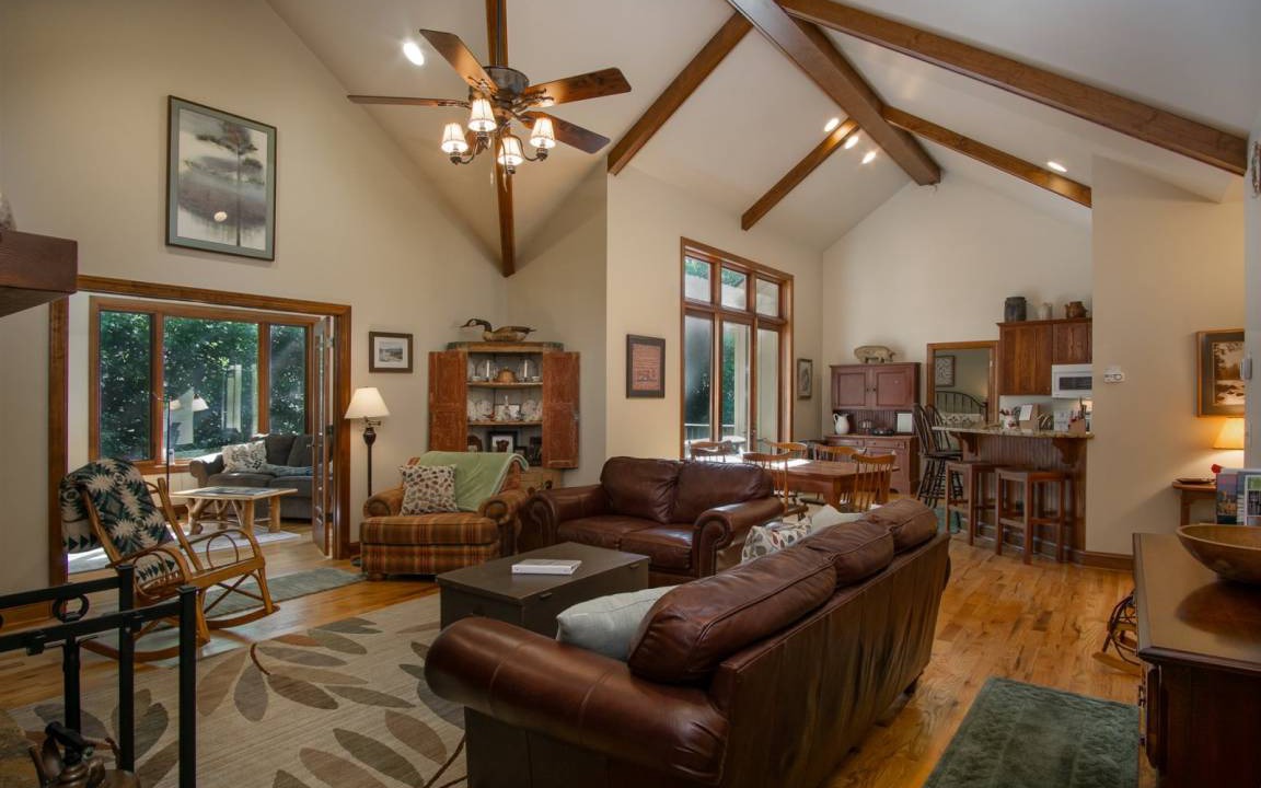 Brevard House | House ∙ 3 bedrooms ∙ 6 guests