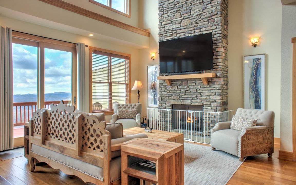 Wolf Laurel House | House ∙ 3 bedrooms ∙ 10 guests