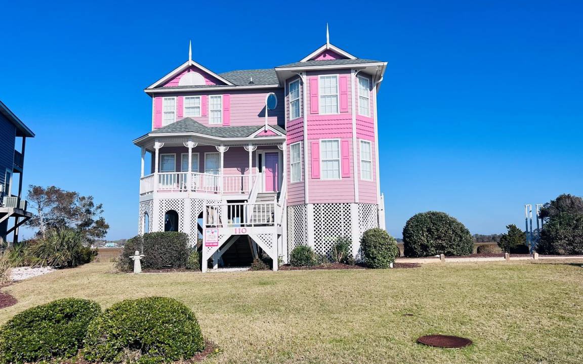 Victoria | Holden Beach