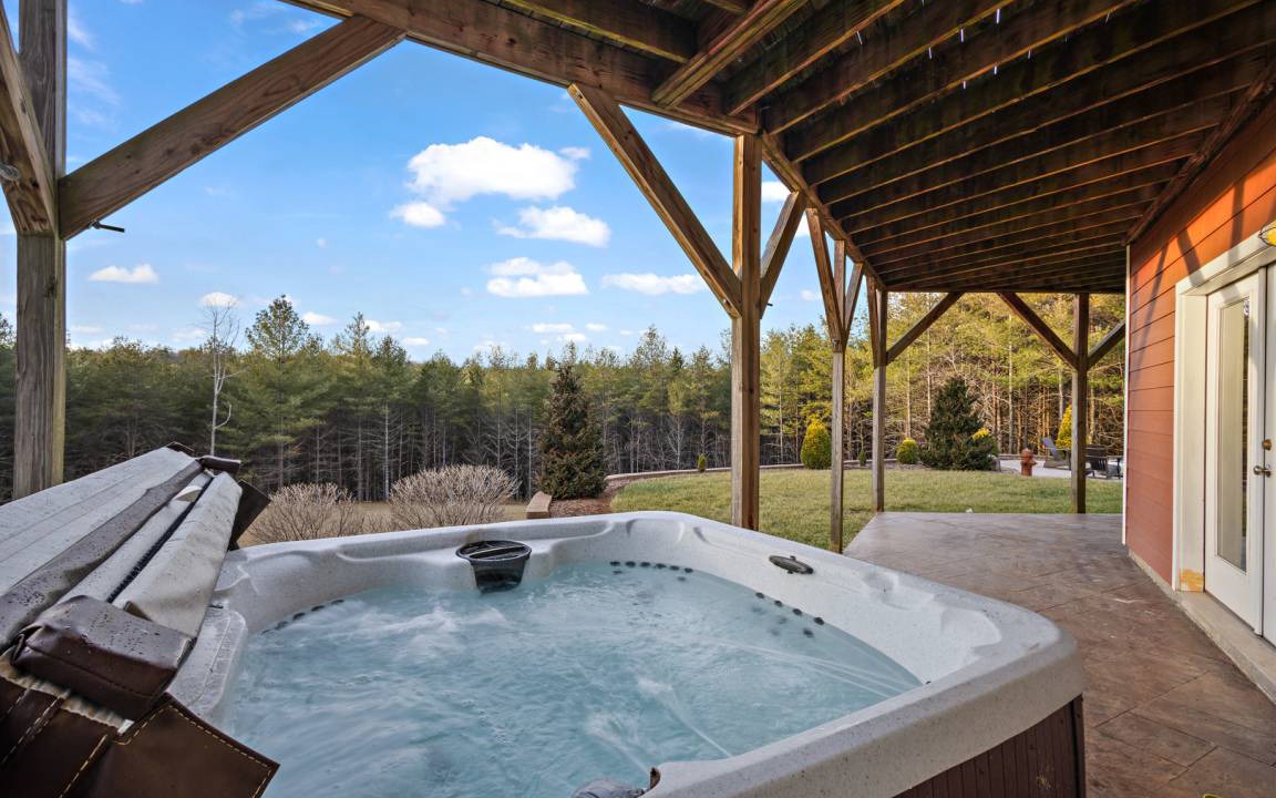 Morganton House | House ∙ 4 bedrooms ∙ 10 guests