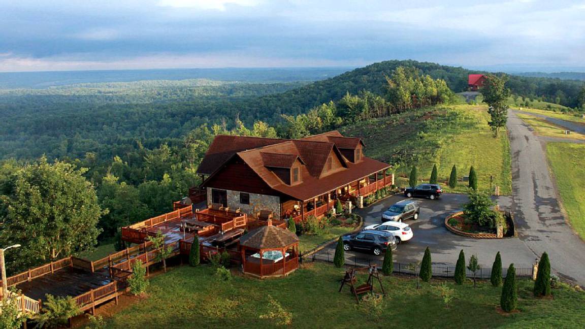 Dobson House | House ∙ 8 bedrooms ∙ 24 guests