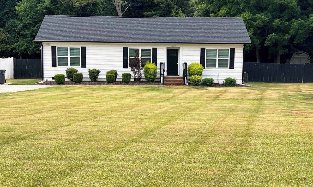Huntersville House | Huntersville House 3 bedrooms 2 Baths