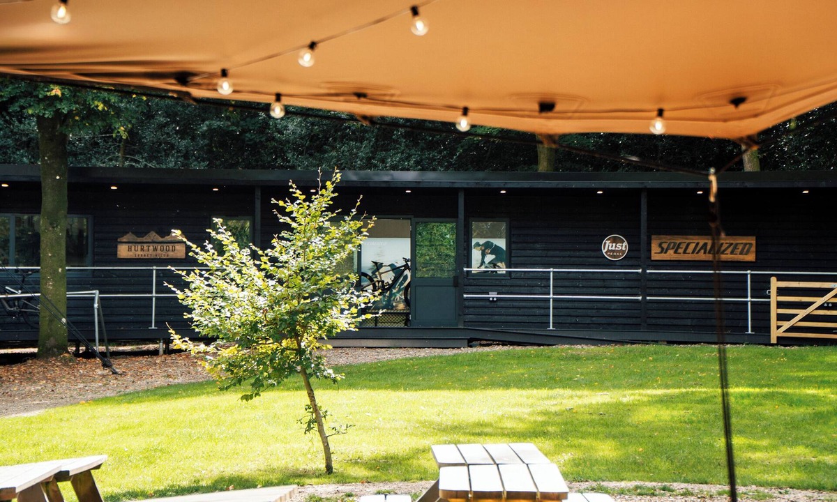 Holmbury St Mary Hostel | Hurtwood Hideout