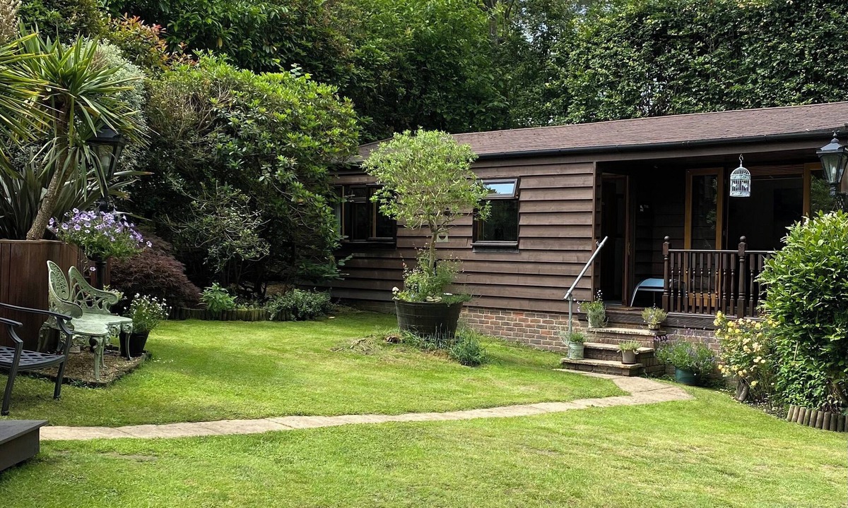 West Chiltington House | Immaculate, luxury, detached Cabin style accomdation in tranquil setting.
