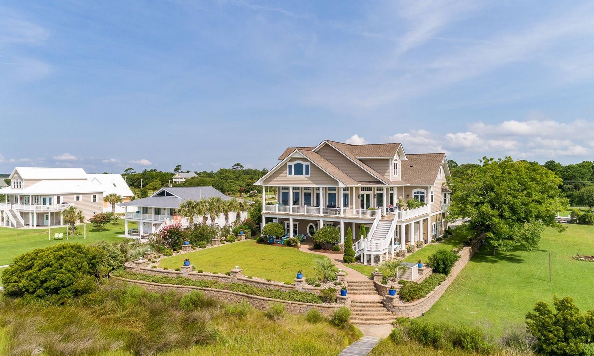 Newport Apartment | Intercoastal waterway/waterfront