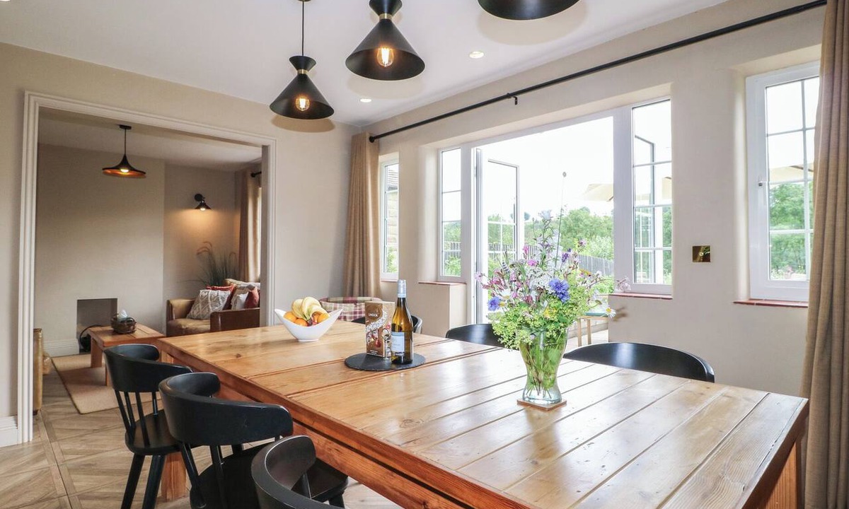 Hopton Cottage | Ivet Lowe