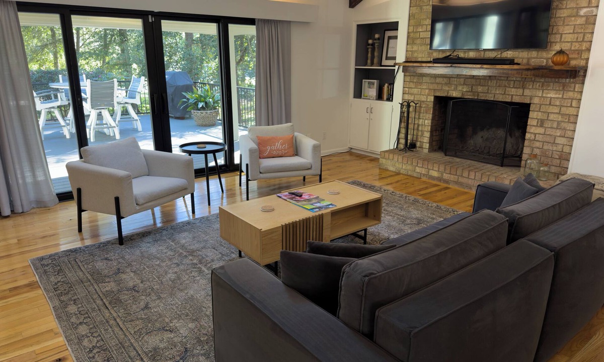 Old Town House | Ivy Kirk Cottage in the Village of Pinehurst