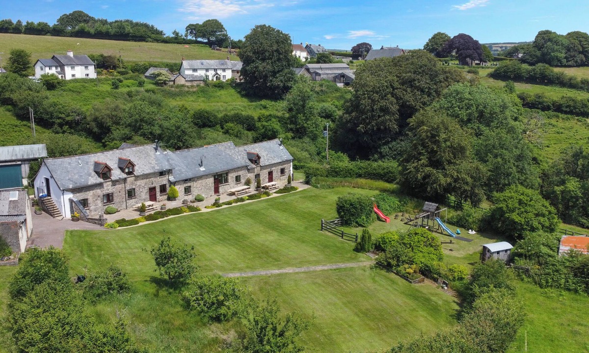 Hawkridge Cottage | Jasper and Smiddy - joint booking, Hawkridge, Nr Dulverton