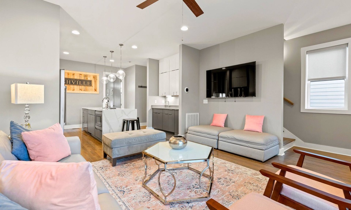 Hadley - Washington House | July Specials! Gather & Celebrate Rooftop Views