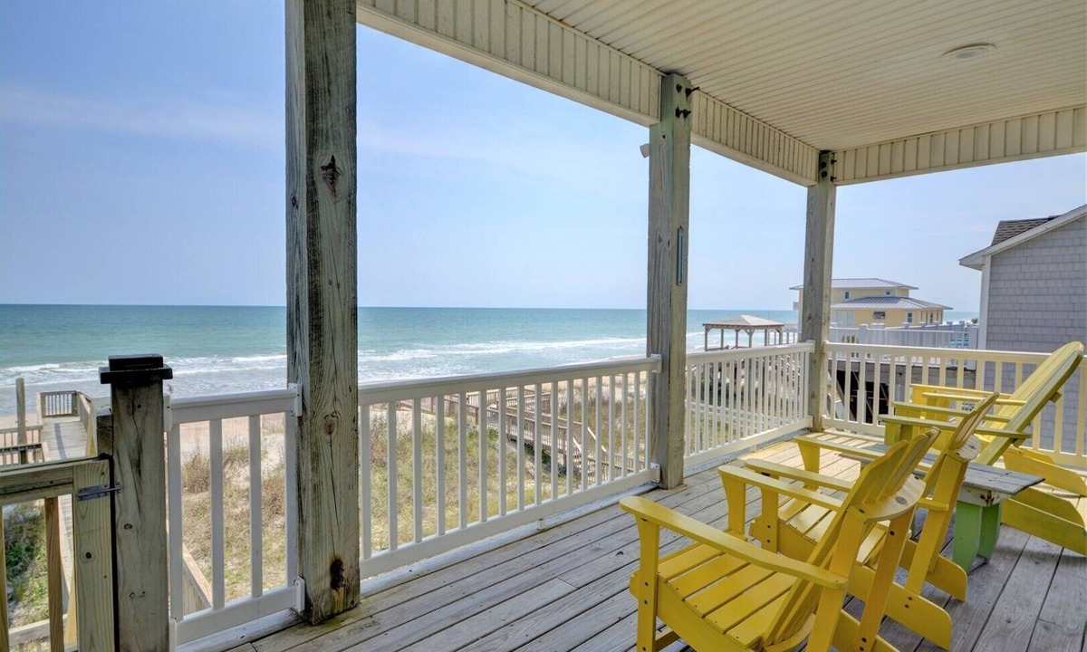 North Topsail Beach House | "Just Chill'n" - OCEANFRONT 5 Bedroom Home
