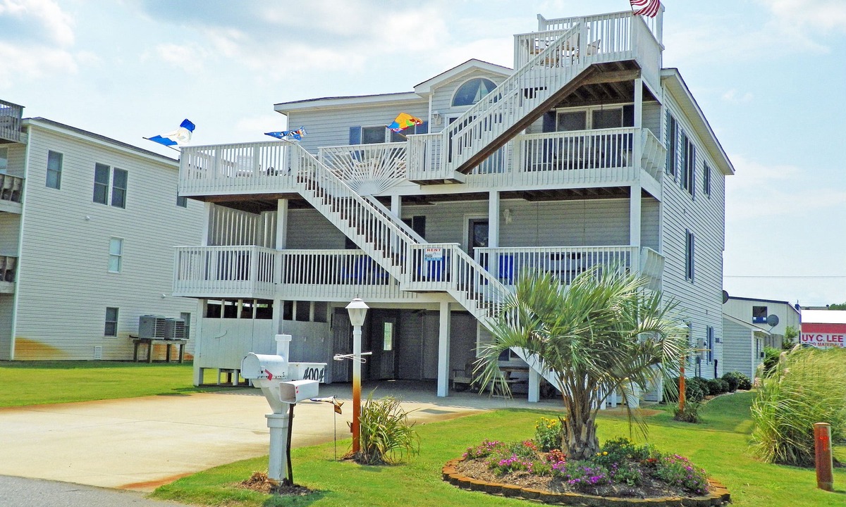 Kitty Hawk Cottage | KH4004- Oceanside-5 BRs, Elevator, Pool Table, Private Pool and Hot Tub!