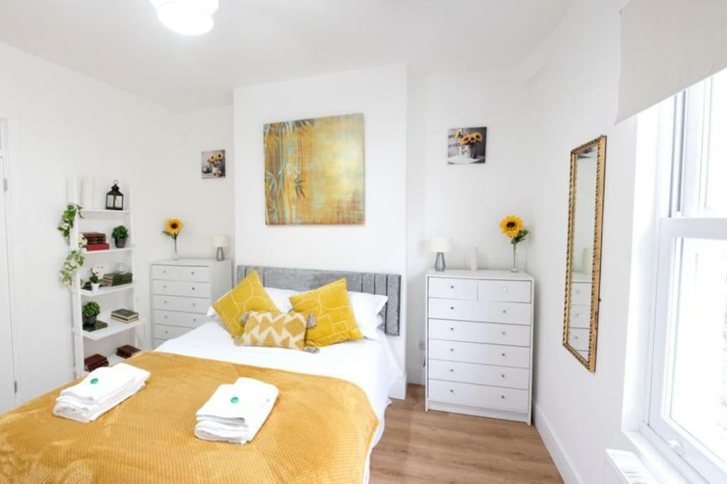 Cambridge City Centre Apartment | King's - Spacious Central Ground Floor Apartment