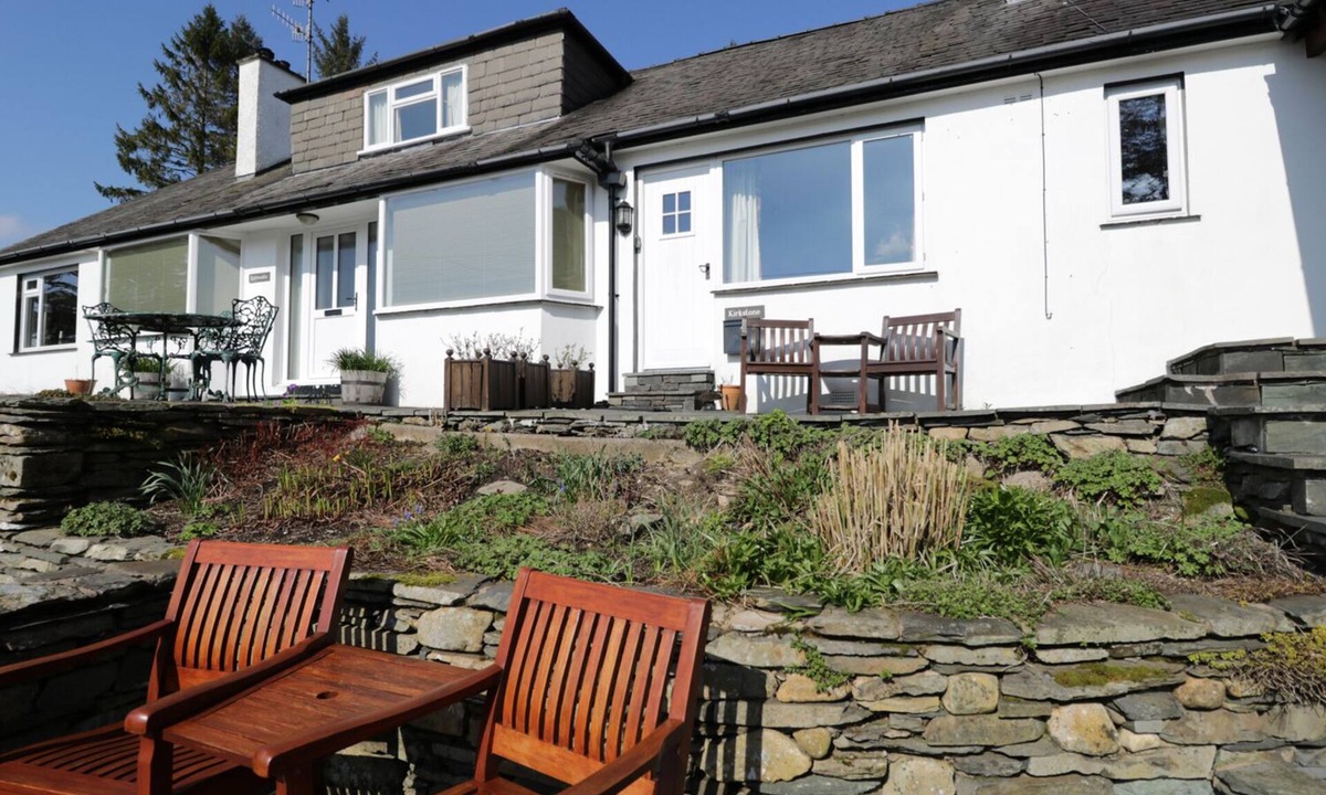 Ambleside Cottage | KIRKSTONE COTTAGE, romantic, with open fire in Hawkshead