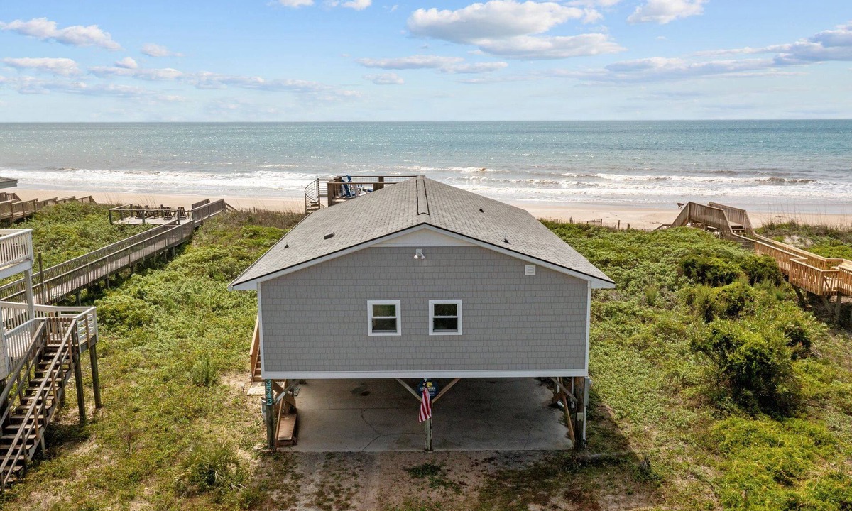 North Topsail Beach House | Kokomo #105 - Quintessential Oceanfront Cottage w/Private Beach Access!