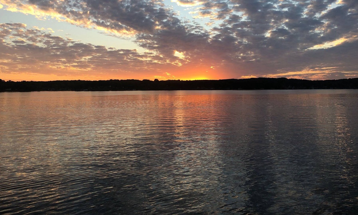 Mount Gilead House | Lake Front Luxury