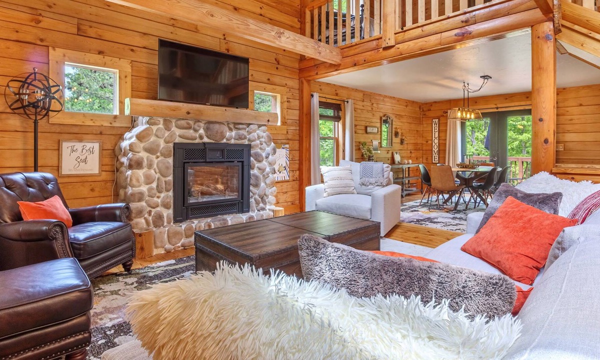 Lake Lure Cabin | Lake Lure Cabin W/ Hot Tub+ Fire Pit! - Pets Welcome!