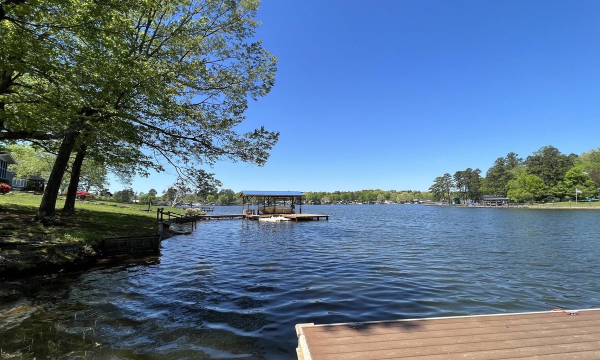 New London House | Lakefront Home/2Bd 1 Ba/Boat Dock
