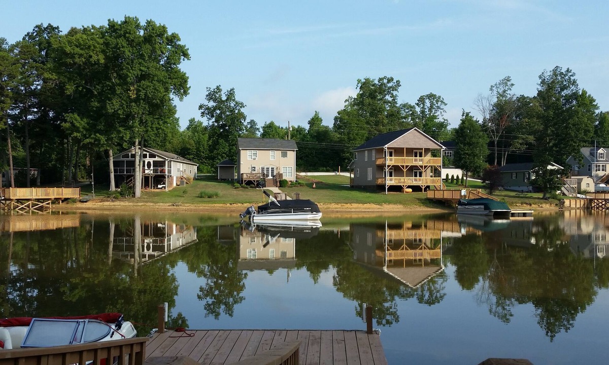 Southmont House | Lakefront Home W/large Level Lot, Dock, Open Floor Plan-Totally Remodeled!