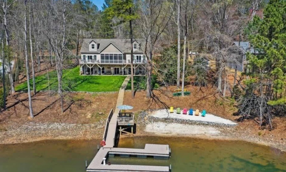 Lake Norman of Catawba House | Lakefront Manor w/Beach, Gameroom, Sauna, Theatre