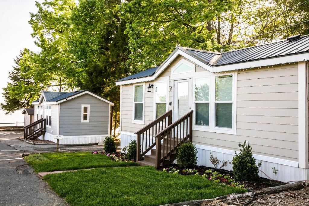 Steele Creek House | Lakefront Property One Bedroom #3 at Long Cove Resort