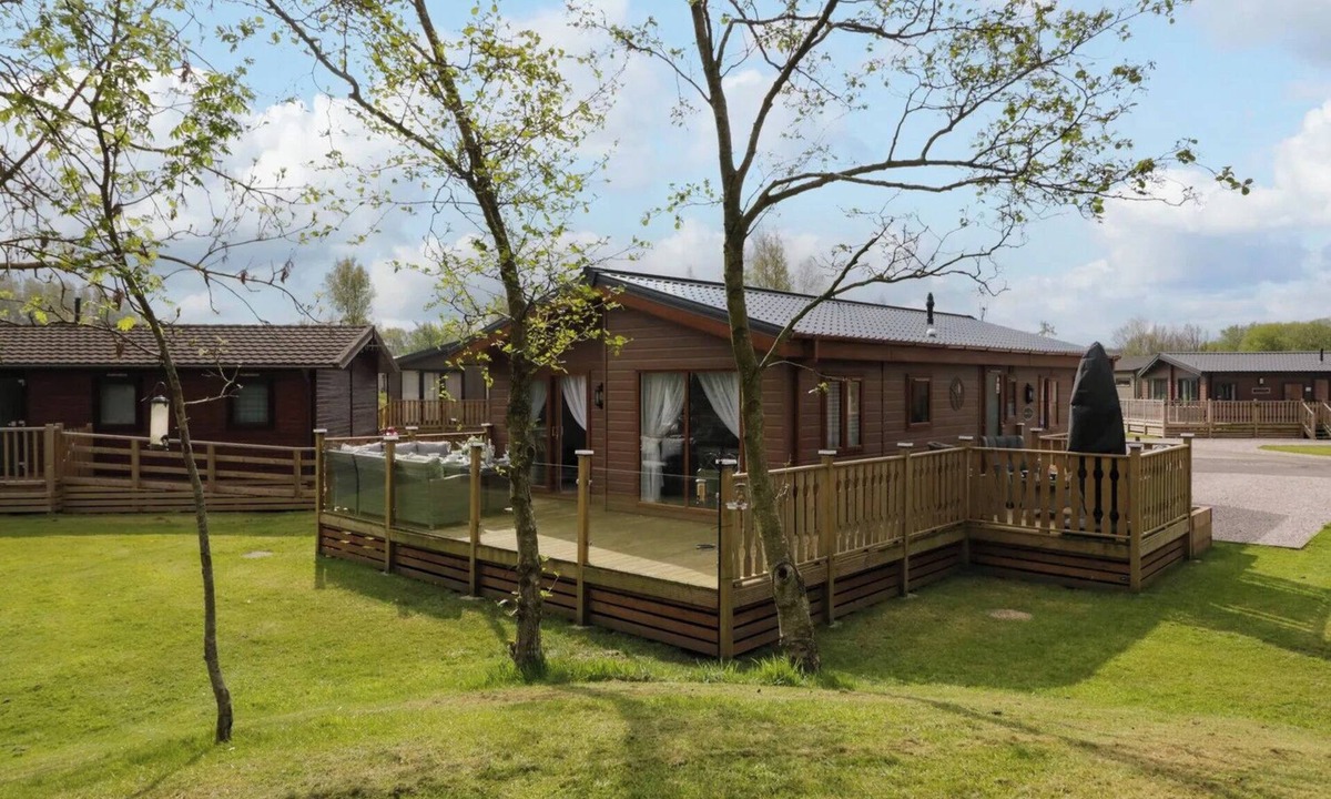 Yealand Conyers Cabin | Lakeland Lodge- 3Bed-2 Bath- Private Patio