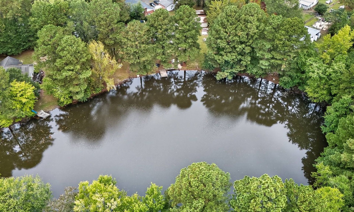 Southeast Raleigh House | Lakeside Landing | Kitchen, Laundry, Parking
